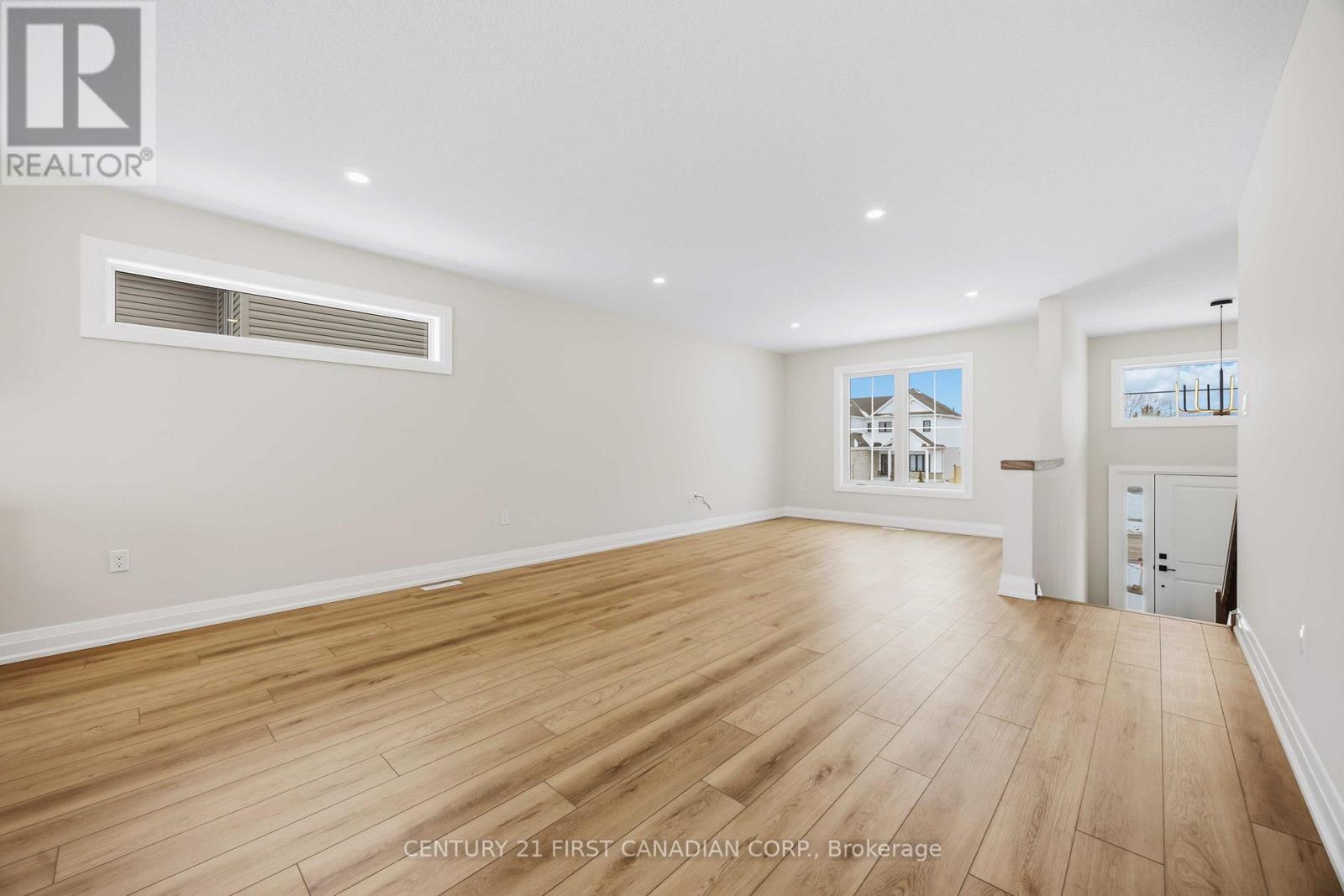 639 Ketter Way, Plympton-Wyoming, Ontario  N0N 1T0 - Photo 10 - X12606090