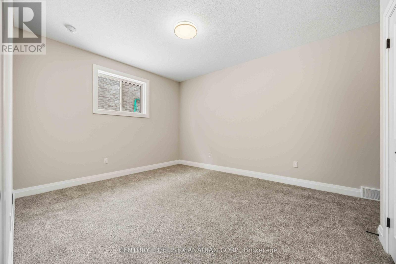 639 Ketter Way, Plympton-Wyoming, Ontario  N0N 1T0 - Photo 23 - X12606090