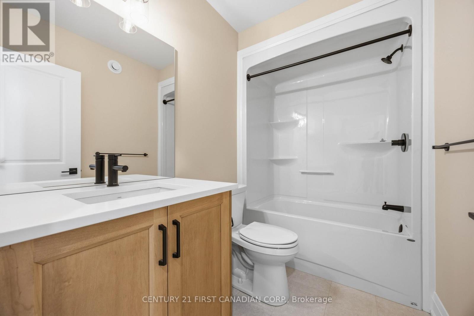 639 Ketter Way, Plympton-Wyoming, Ontario  N0N 1T0 - Photo 26 - X12606090