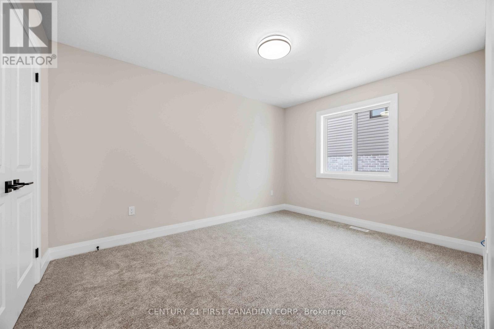 639 Ketter Way, Plympton-Wyoming, Ontario  N0N 1T0 - Photo 27 - X12606090