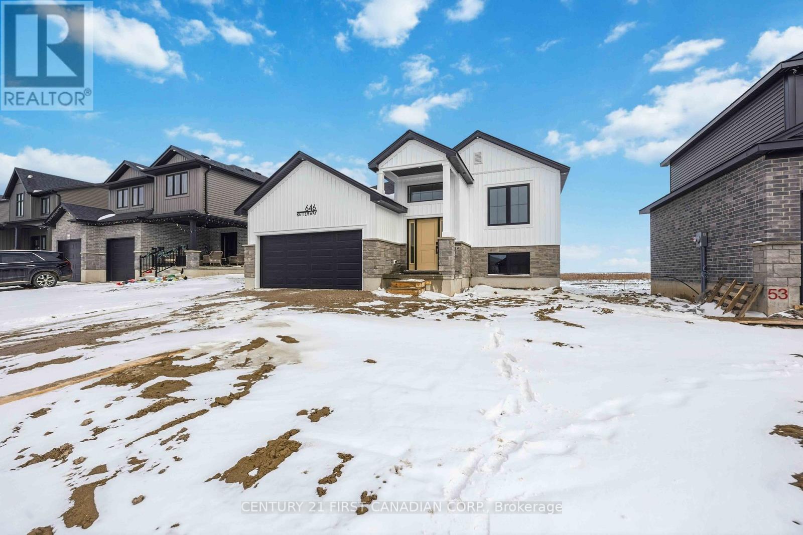 639 Ketter Way, Plympton-Wyoming, Ontario  N0N 1T0 - Photo 6 - X12606090