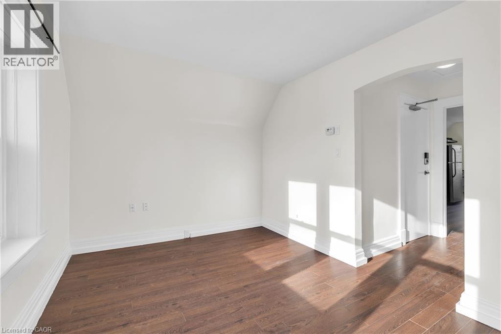 98 Church Street Unit# D (Upper), Kitchener, Ontario  N2G 2S2 - Photo 5 - 40807805