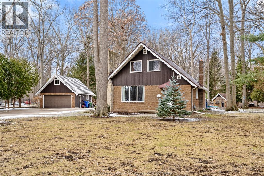 MLS# 26004000: 4 Oakland CRESCENT, LaSalle, Canada