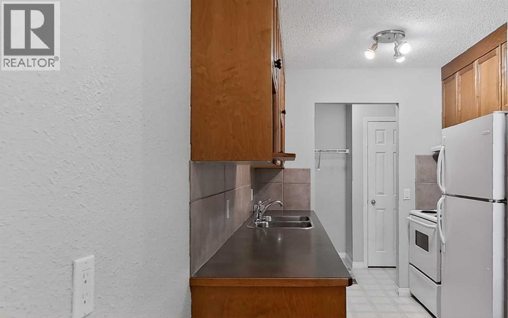 H202, 2004 13 Avenue N, Lethbridge, Alberta  T1H 5B1 - Photo 12 - A2288761