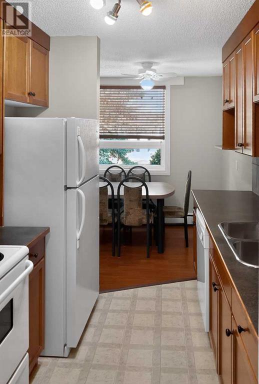 H202, 2004 13 Avenue N, Lethbridge, Alberta  T1H 5B1 - Photo 7 - A2288761