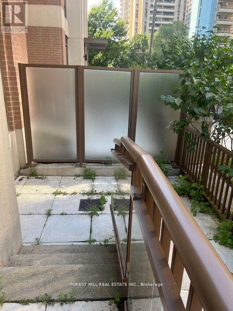 Th4 - 310 Tweedsmuir Avenue, Toronto, Ontario  M5P 2Y2 - Photo 7 - C12821956