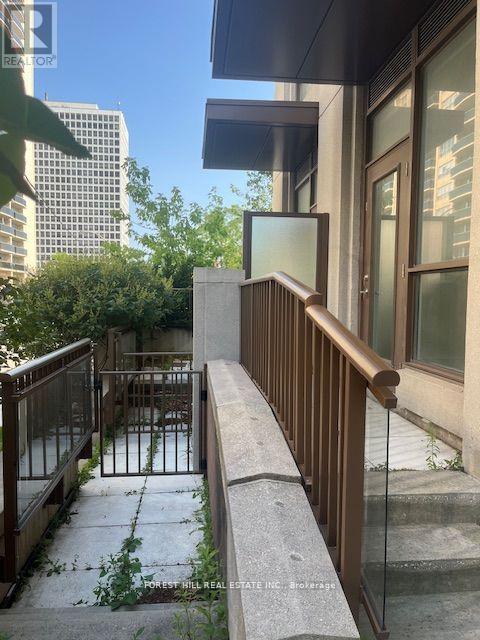 Th4 - 310 Tweedsmuir Avenue, Toronto, Ontario  M5P 2Y2 - Photo 8 - C12821956