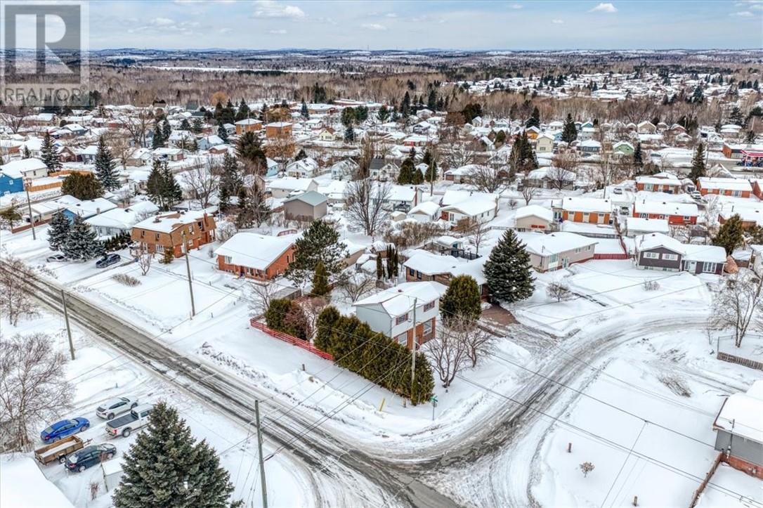 8 Maplewood Crescent, Garson, Ontario  P3L 1G8 - Photo 33 - 2126526