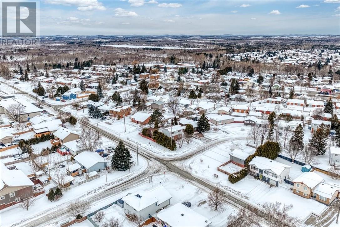 8 Maplewood Crescent, Garson, Ontario  P3L 1G8 - Photo 34 - 2126526