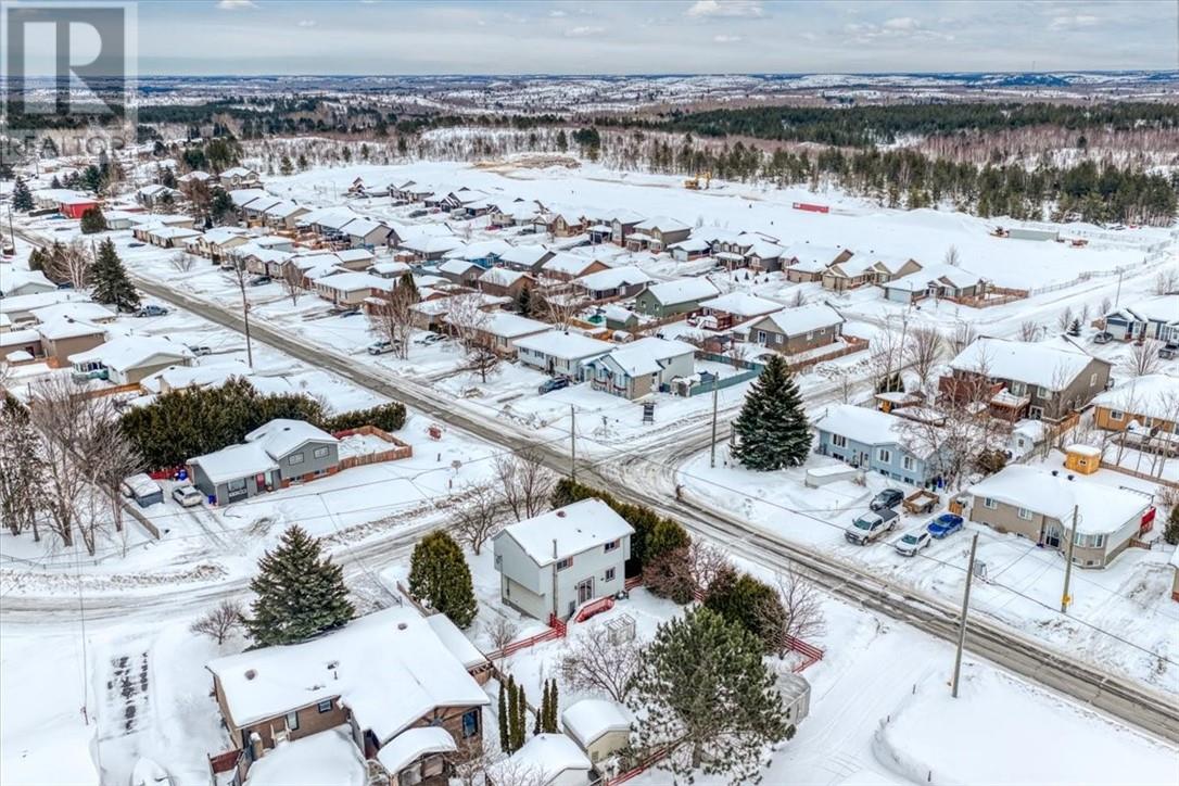 8 Maplewood Crescent, Garson, Ontario  P3L 1G8 - Photo 36 - 2126526