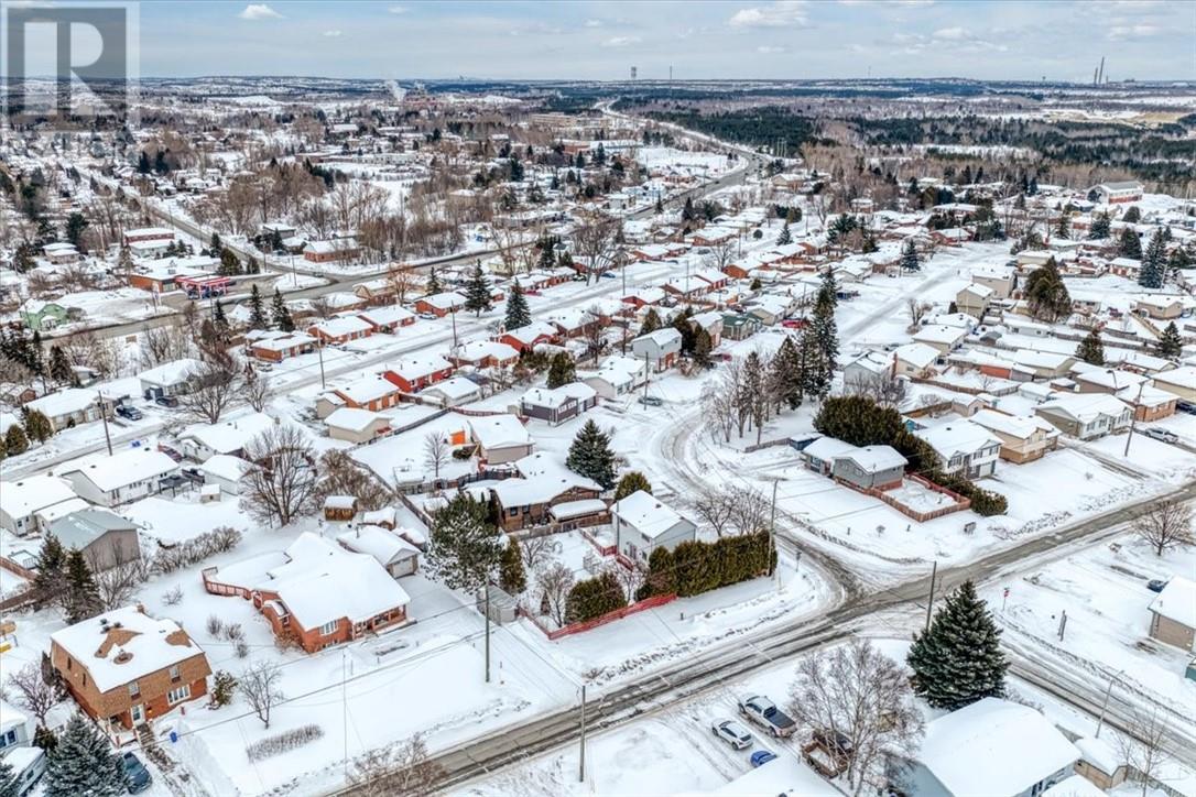 8 Maplewood Crescent, Garson, Ontario  P3L 1G8 - Photo 37 - 2126526