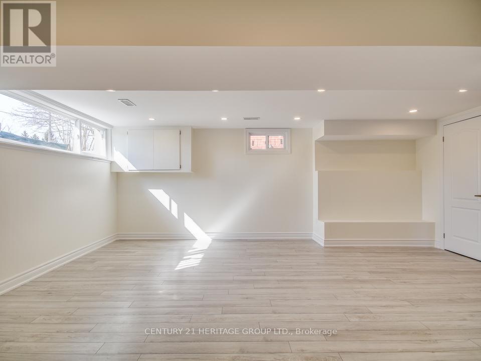 B - 293 Labrador Drive, Oshawa (Donevan), Ontario  L1H 7E7 - Photo 3 - E12821900