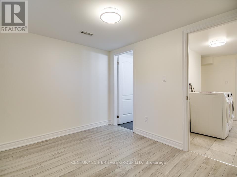 B - 293 Labrador Drive, Oshawa (Donevan), Ontario  L1H 7E7 - Photo 6 - E12821900