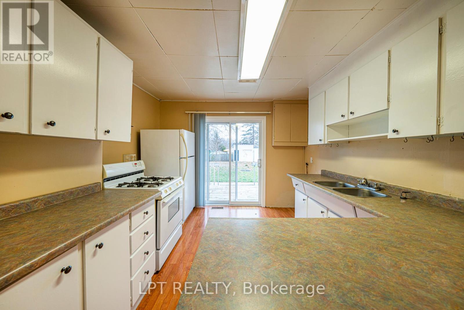 206 Bayview Avenue, Georgina, Ontario  L4P 2T2 - Photo 11 - N12821902