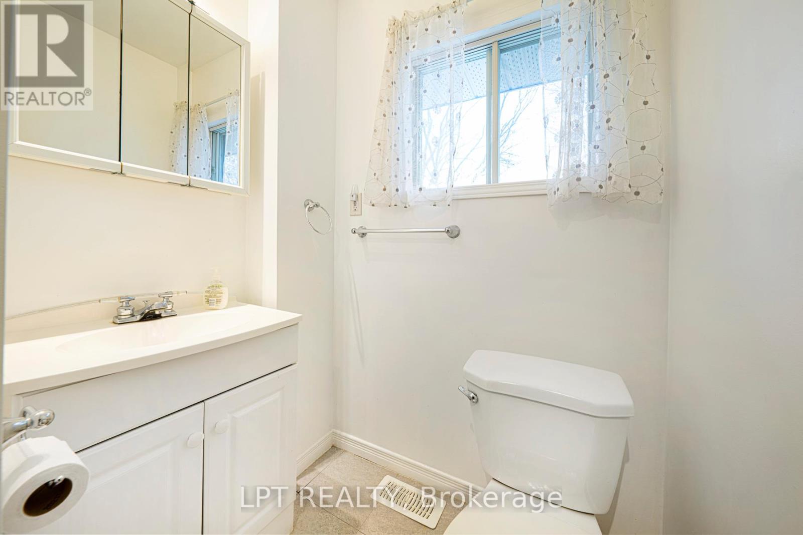 206 Bayview Avenue, Georgina, Ontario  L4P 2T2 - Photo 22 - N12821902
