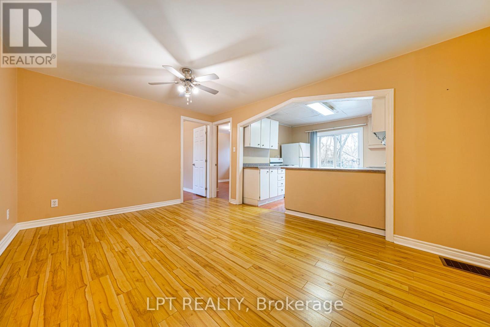 206 Bayview Avenue, Georgina, Ontario  L4P 2T2 - Photo 9 - N12821902