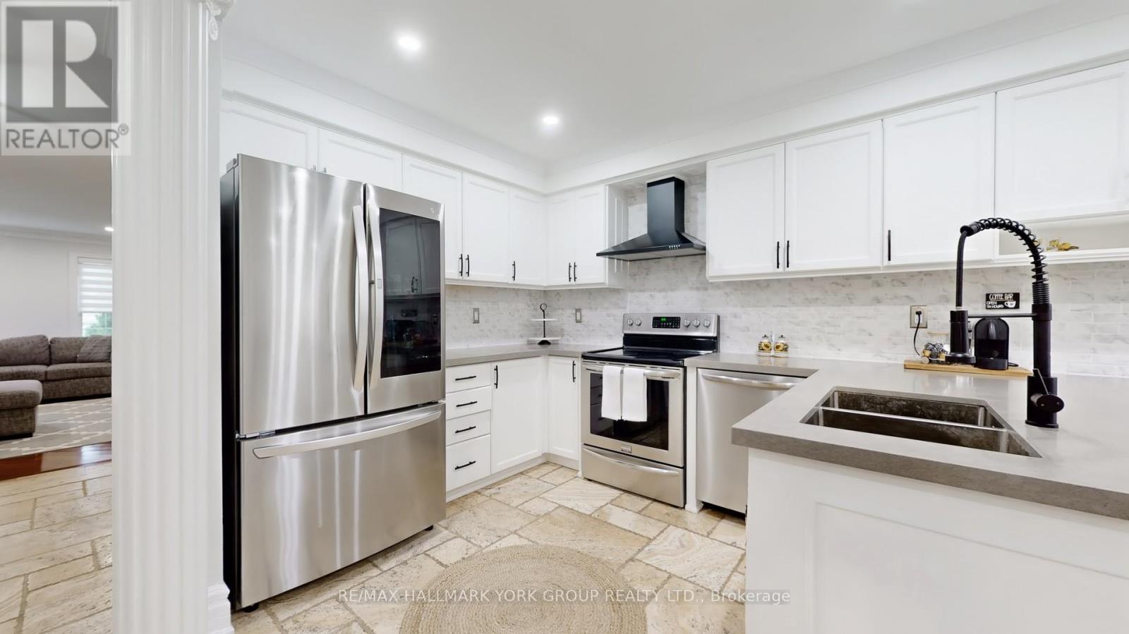 20 Domenica Way, Vaughan, Ontario  L3H 1V4 - Photo 11 - N12821938