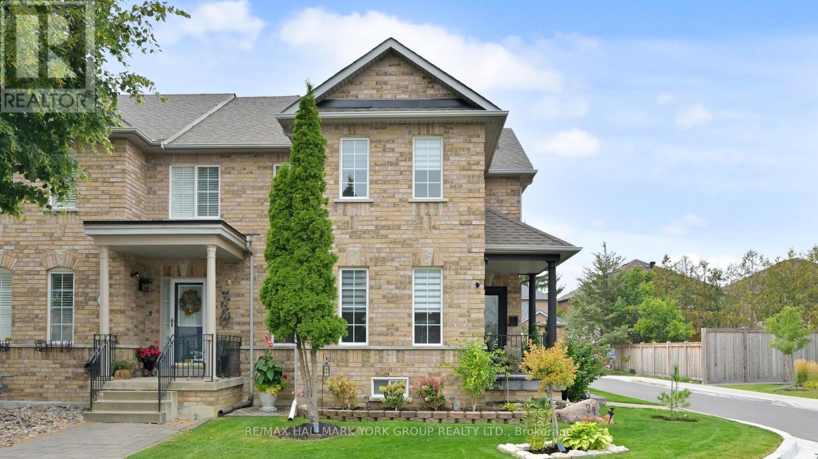 20 Domenica Way, Vaughan, Ontario  L3H 1V4 - Photo 2 - N12821938