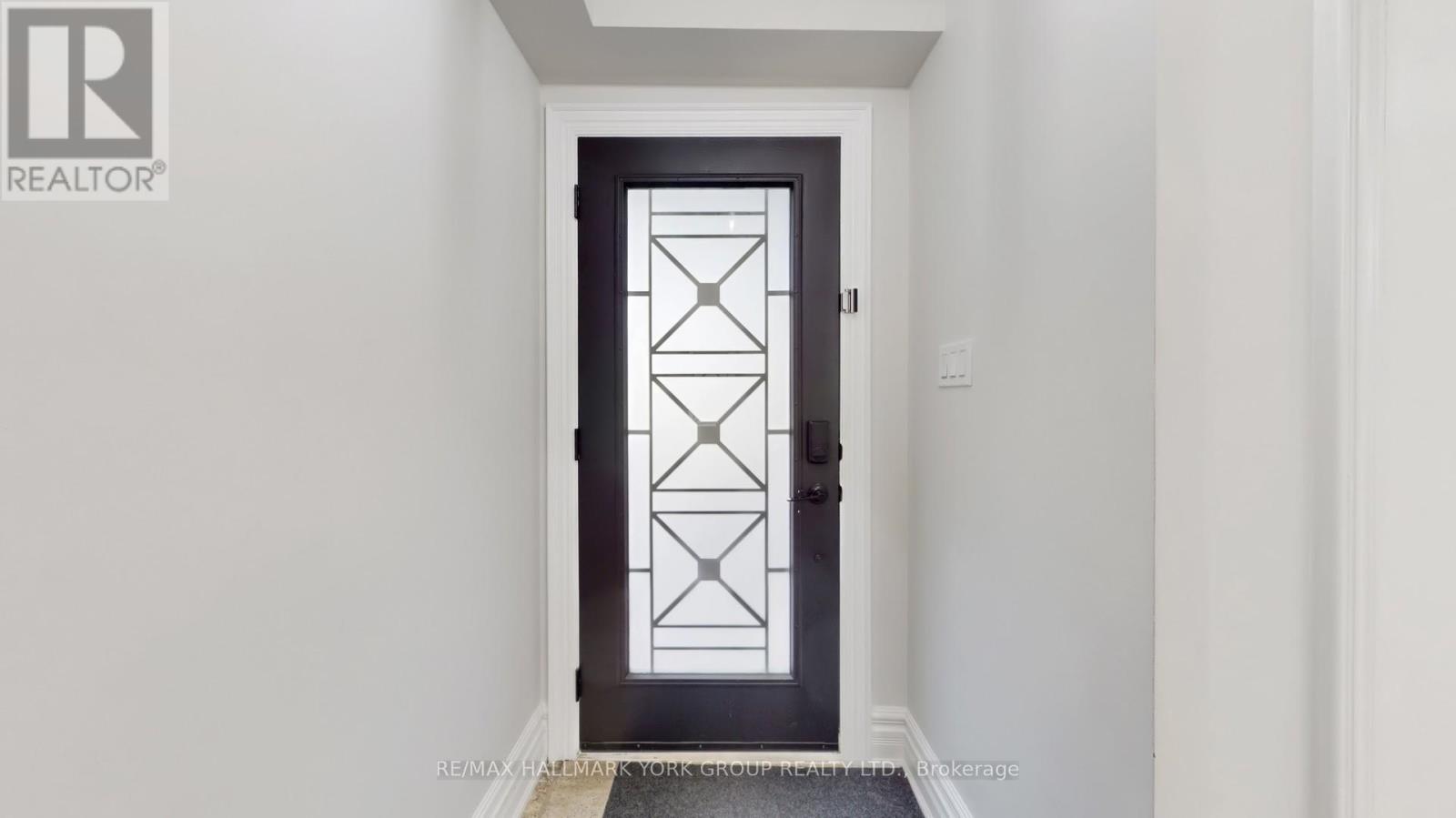 20 Domenica Way, Vaughan, Ontario  L3H 1V4 - Photo 4 - N12821938