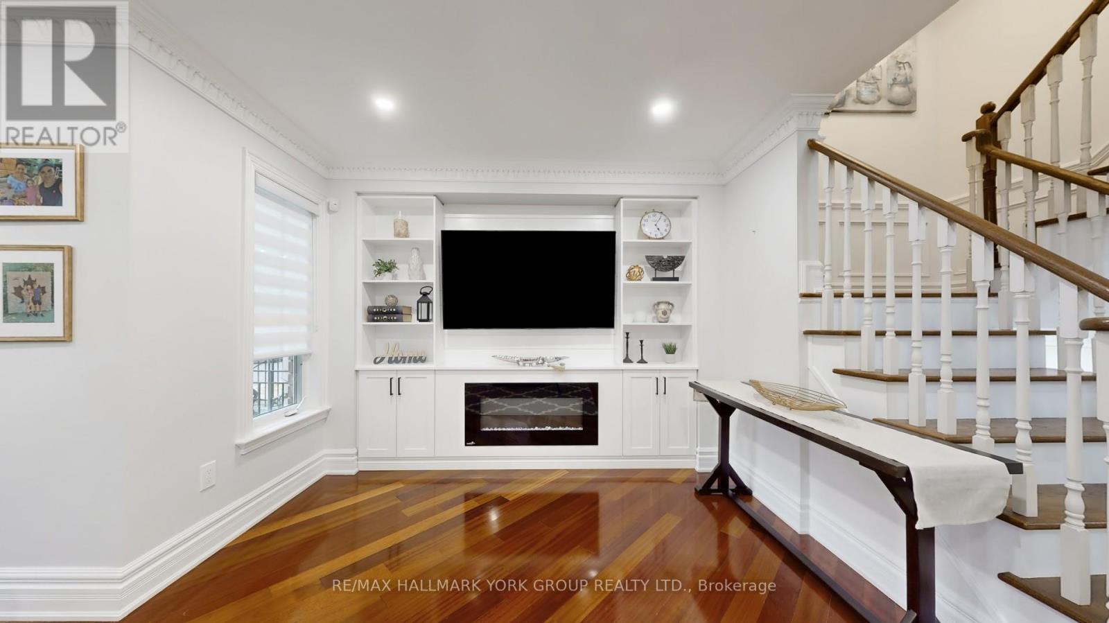 20 Domenica Way, Vaughan, Ontario  L3H 1V4 - Photo 5 - N12821938