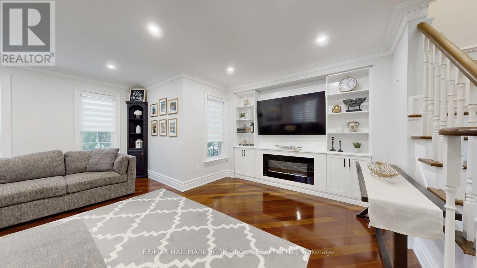 20 Domenica Way, Vaughan, Ontario  L3H 1V4 - Photo 6 - N12821938