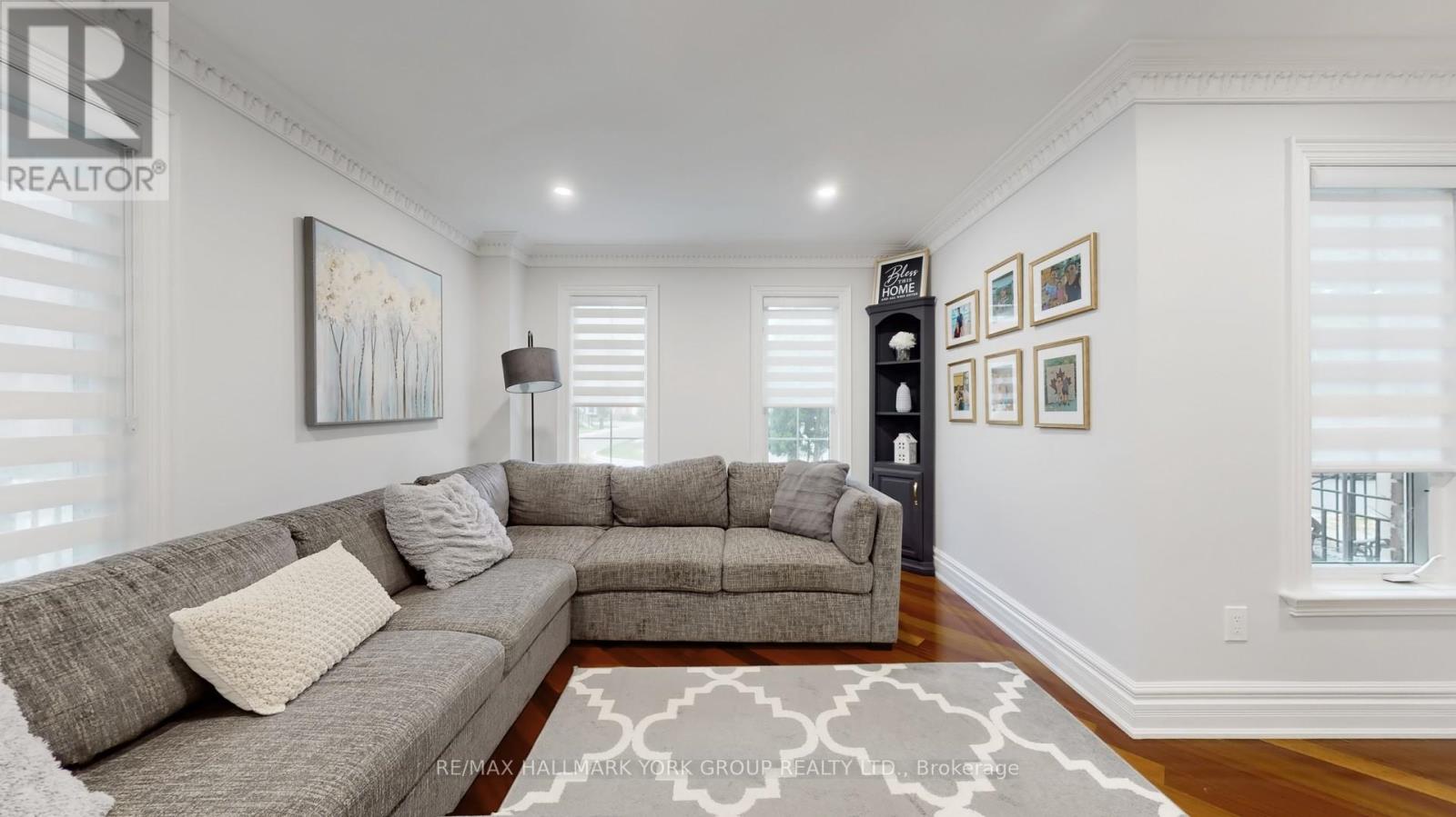 20 Domenica Way, Vaughan, Ontario  L3H 1V4 - Photo 7 - N12821938