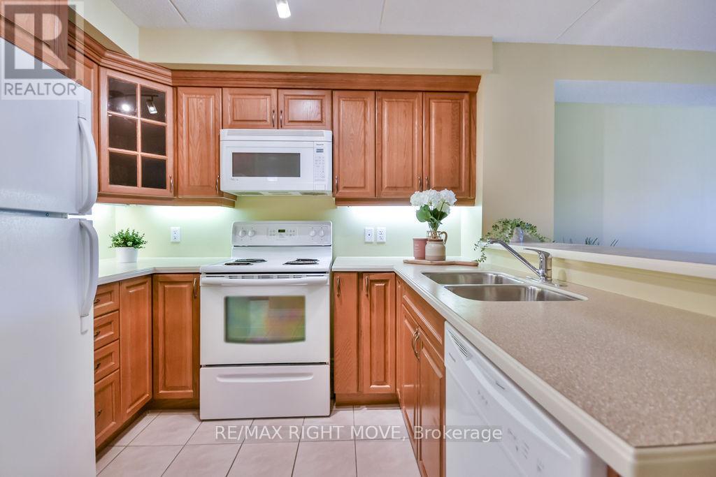 313 - 486 Laclie Street, Orillia, Ontario  L3V 4P9 - Photo 11 - S12821942