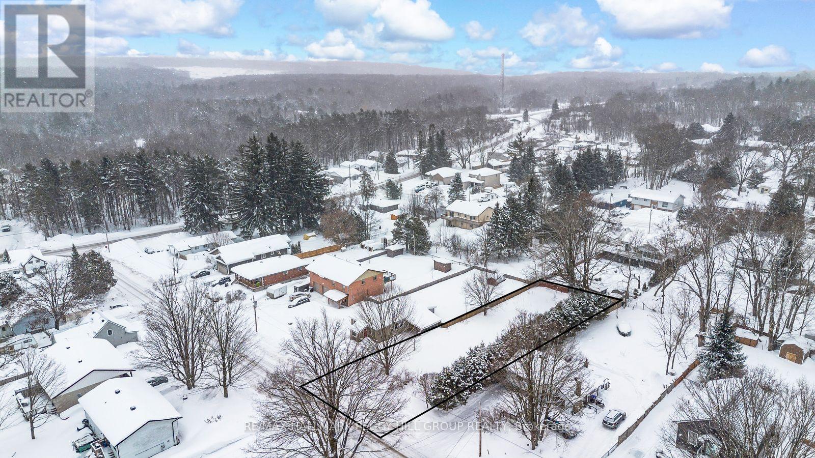 318 Palmer Street, Tay (Waubaushene), Ontario  L0K 2C0 - Photo 6 - S12821978