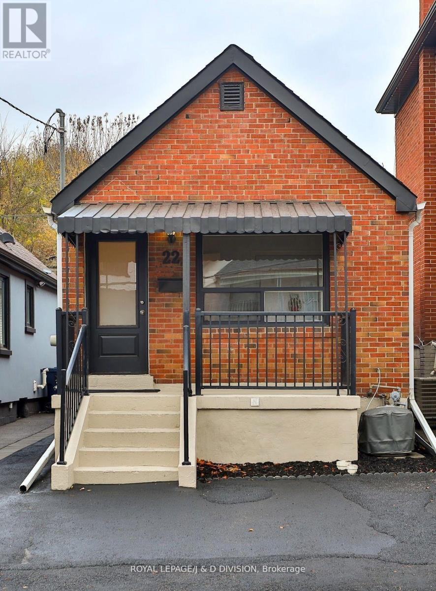 22 Holmesdale Road, Toronto, Ontario  M6E 1Y1 - Photo 2 - W12821972