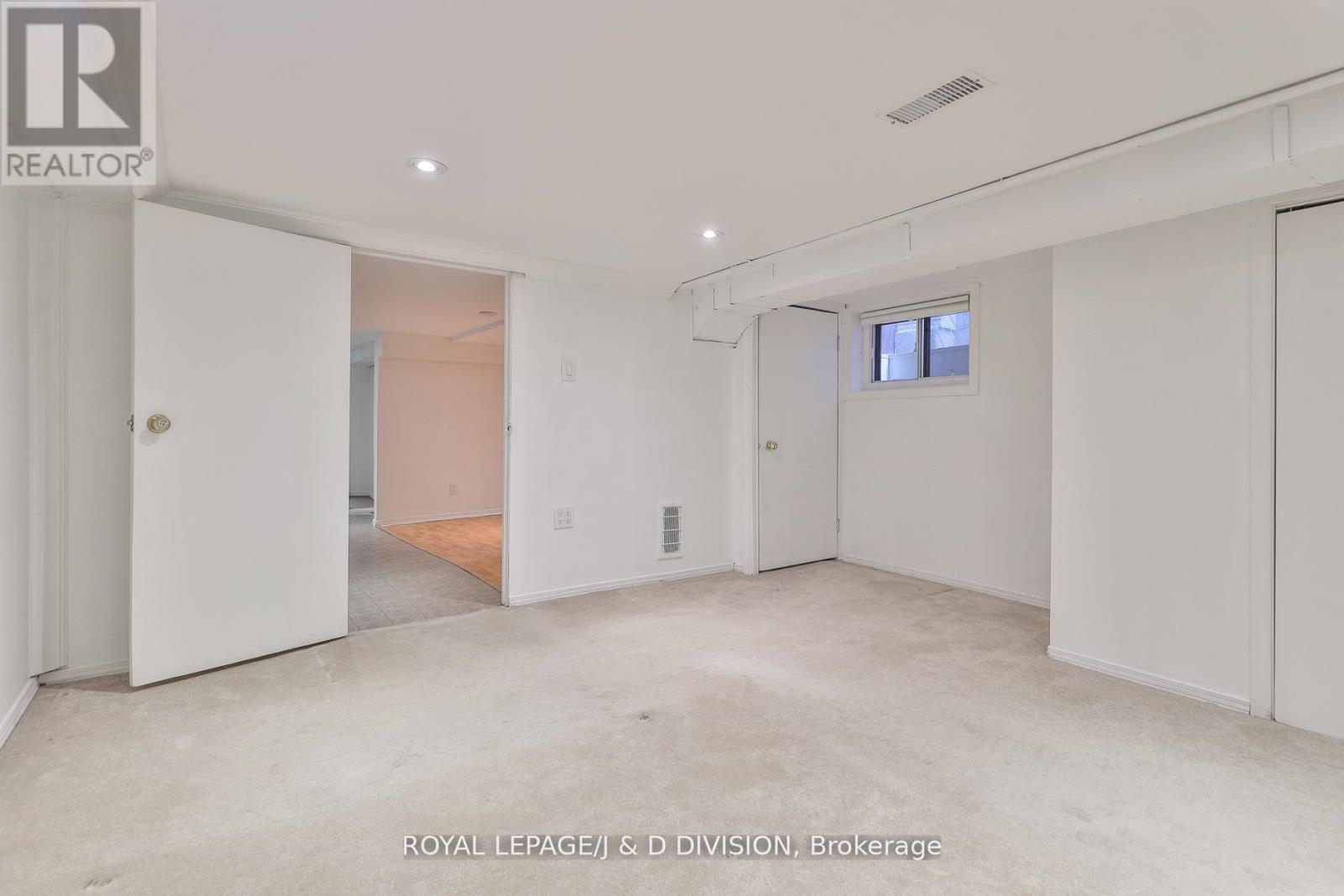 22 Holmesdale Road, Toronto, Ontario  M6E 1Y1 - Photo 22 - W12821972