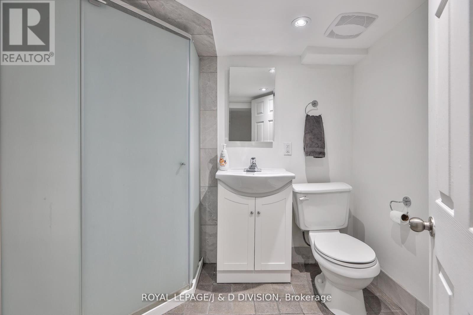 22 Holmesdale Road, Toronto, Ontario  M6E 1Y1 - Photo 23 - W12821972