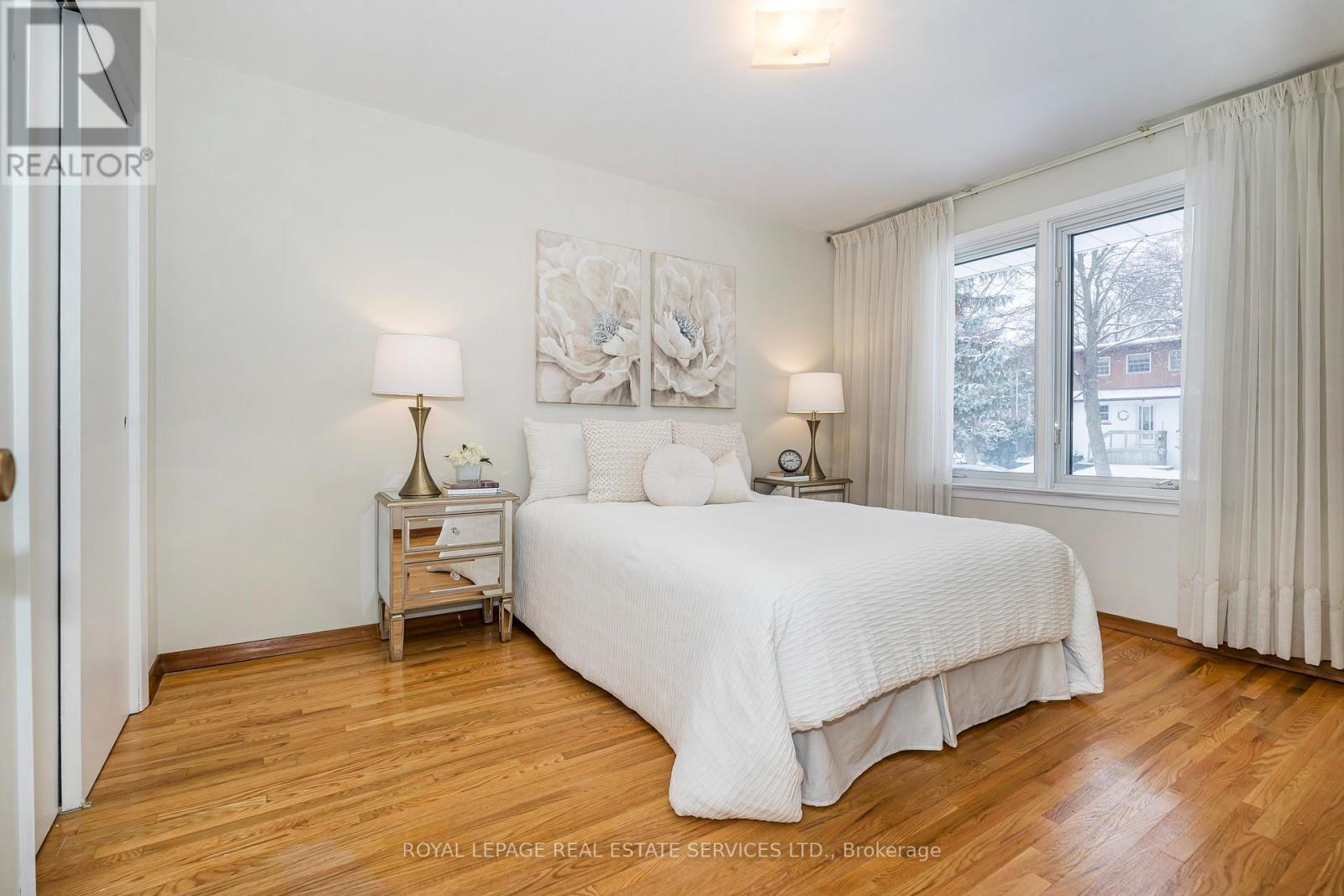 71 Hillcroft Drive, Toronto, Ontario  M9B 4X6 - Photo 13 - W12821976