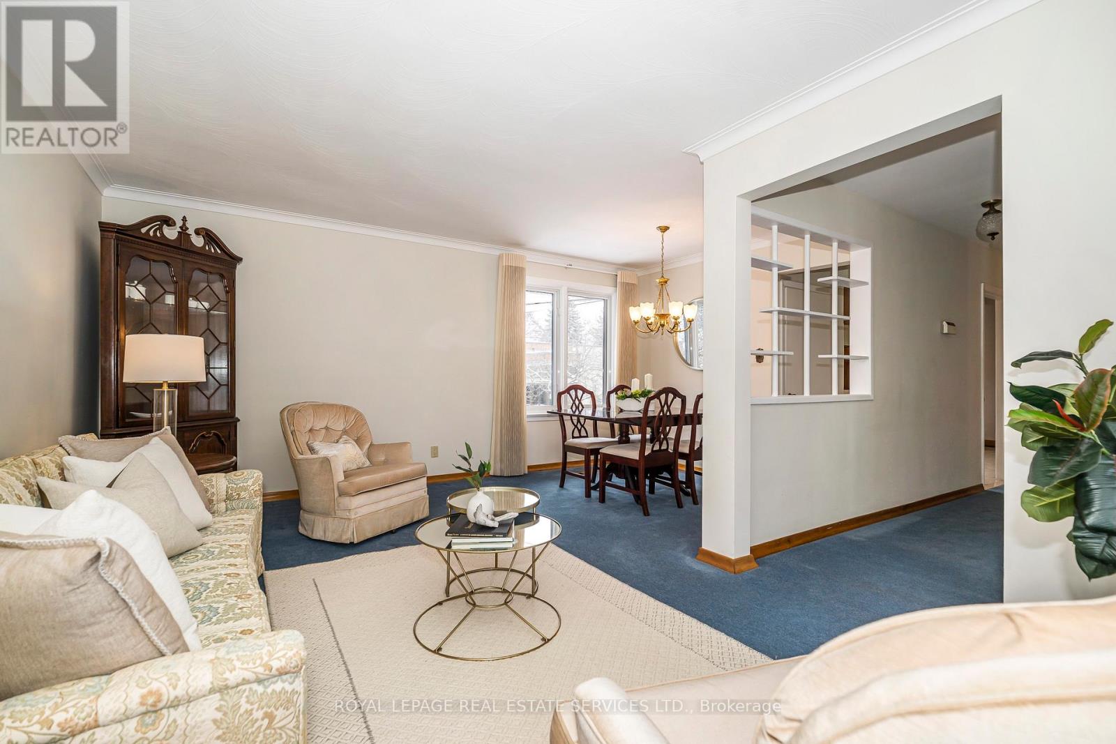 71 Hillcroft Drive, Toronto, Ontario  M9B 4X6 - Photo 4 - W12821976