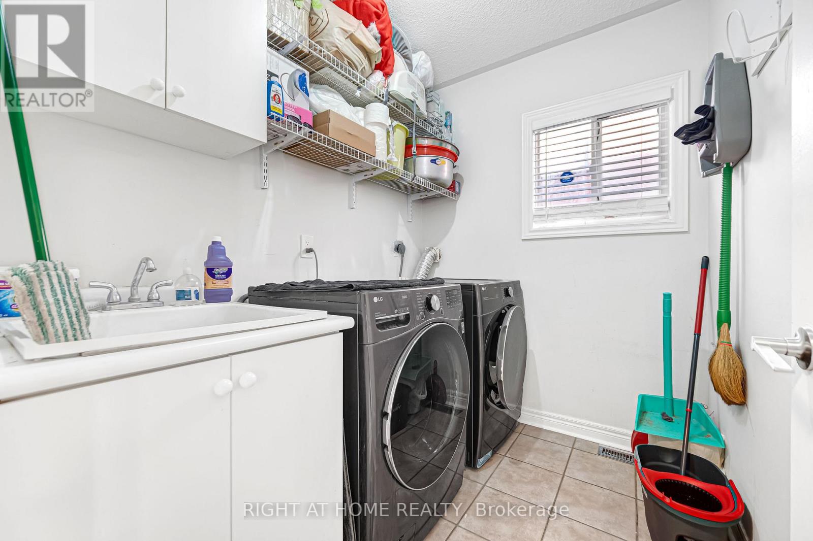 601 Claymeadow Avenue, Mississauga, Ontario  L5B 4H7 - Photo 15 - W12822050