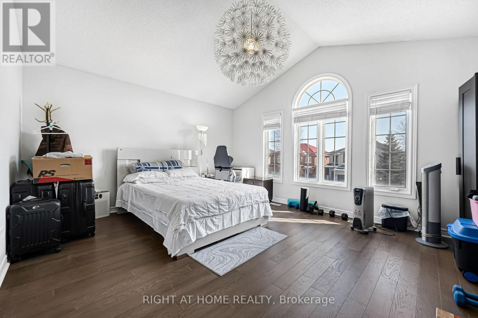 601 Claymeadow Avenue, Mississauga, Ontario  L5B 4H7 - Photo 17 - W12822050