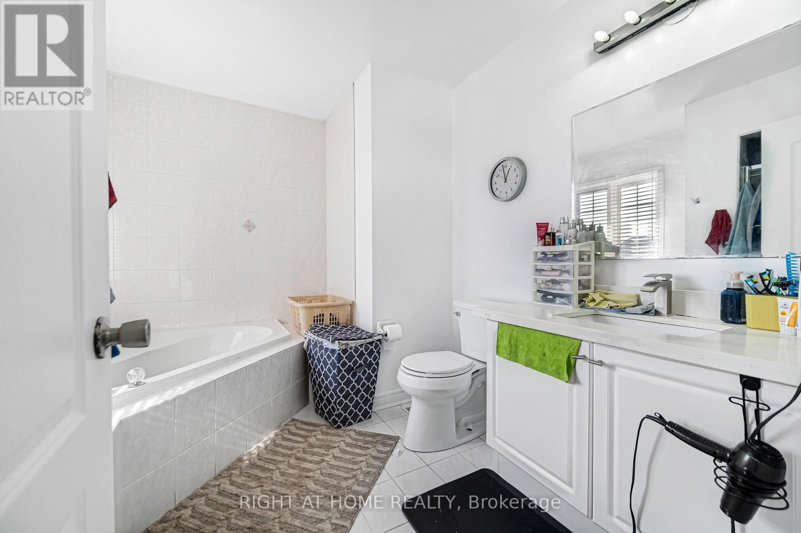 601 Claymeadow Avenue, Mississauga, Ontario  L5B 4H7 - Photo 20 - W12822050