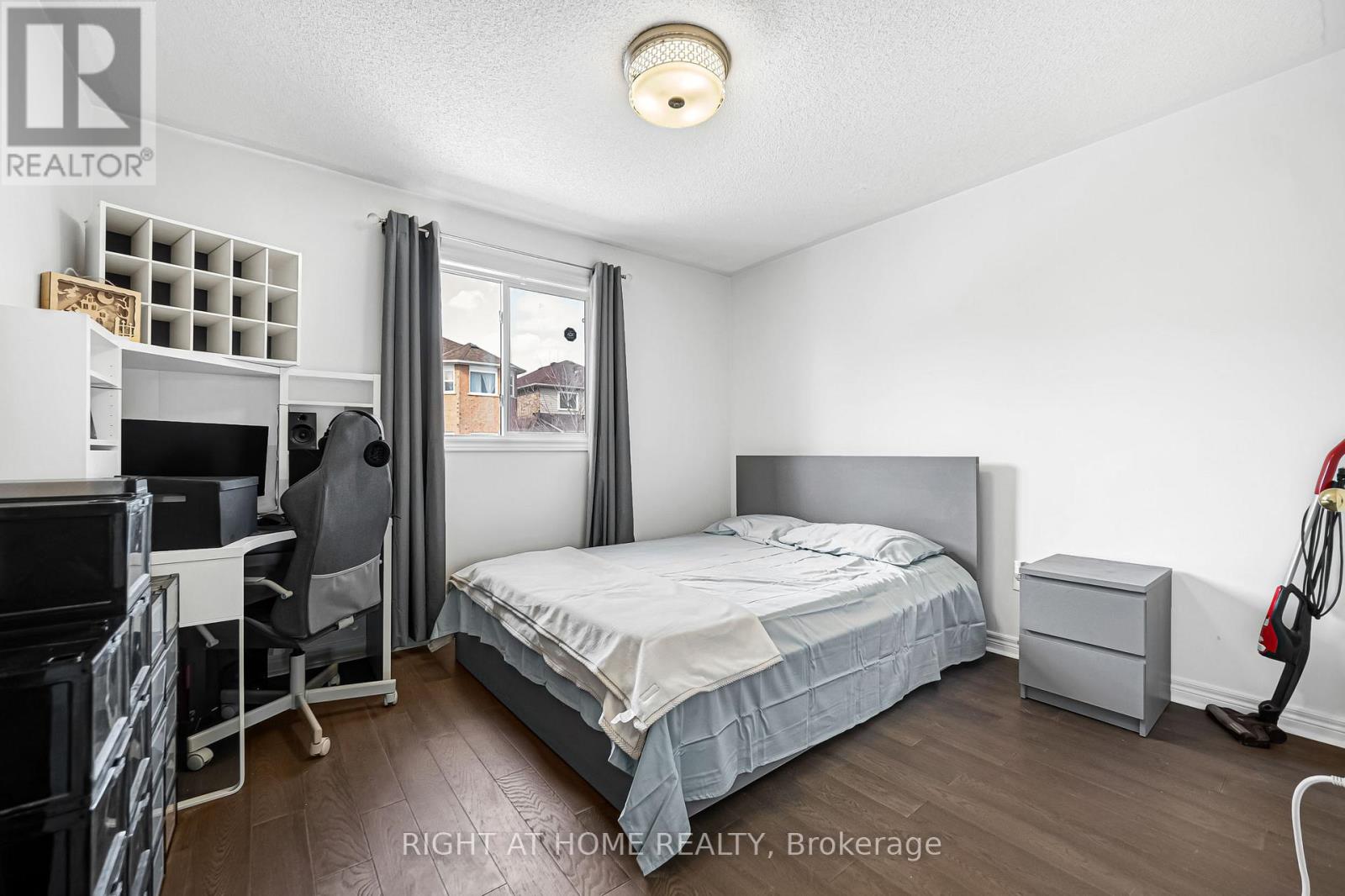 601 Claymeadow Avenue, Mississauga, Ontario  L5B 4H7 - Photo 21 - W12822050