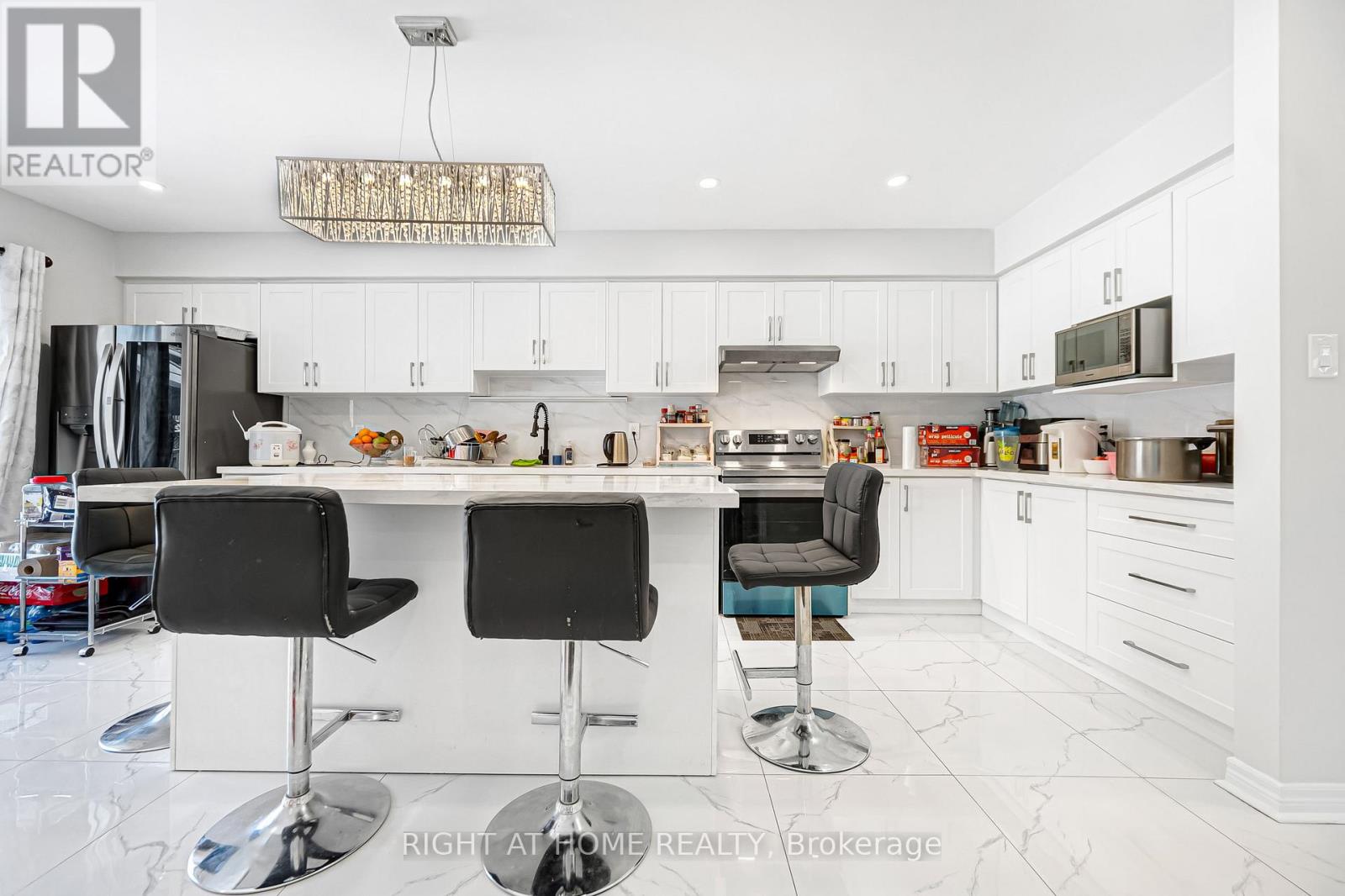 601 Claymeadow Avenue, Mississauga, Ontario  L5B 4H7 - Photo 8 - W12822050