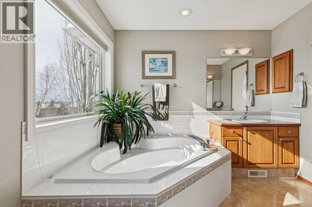 63 Evergreen Heights Sw, Calgary, Alberta  Y2Y 3A6 - Photo 25 - A2288146