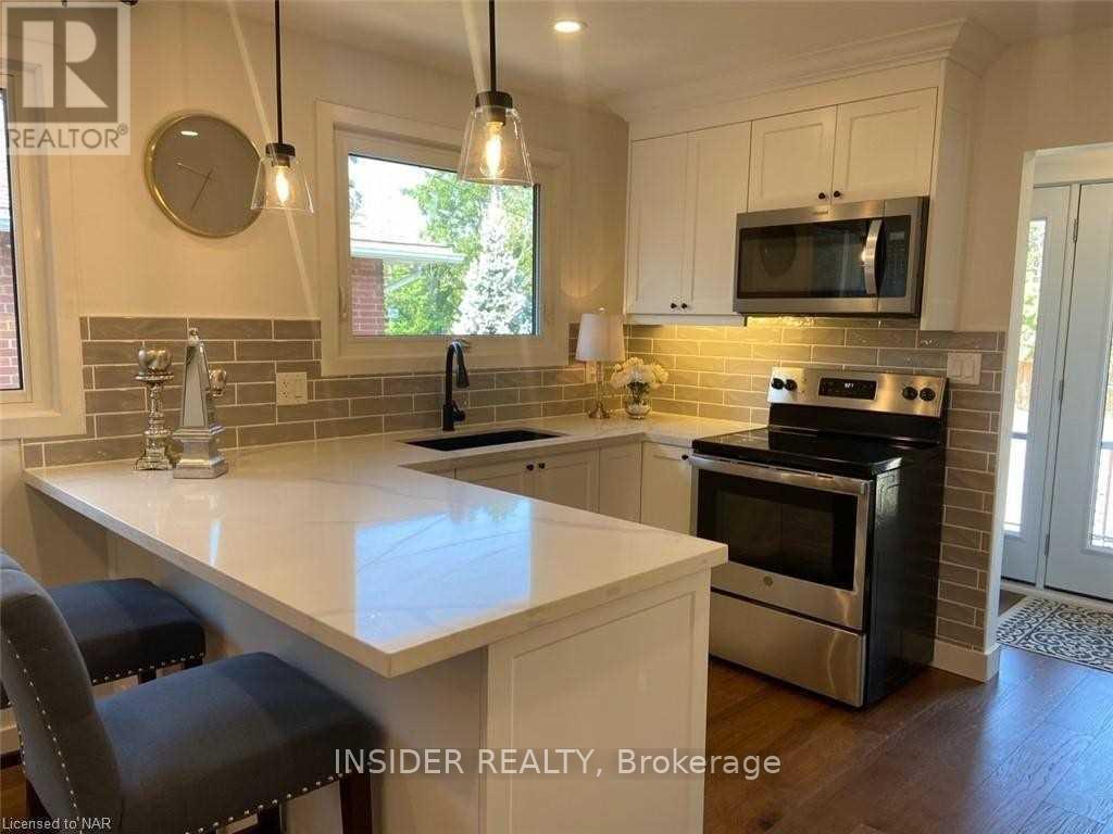 4 Parklands Drive, Hamilton (Rosedale), Ontario  L8K 4W7 - Photo 5 - X12821968