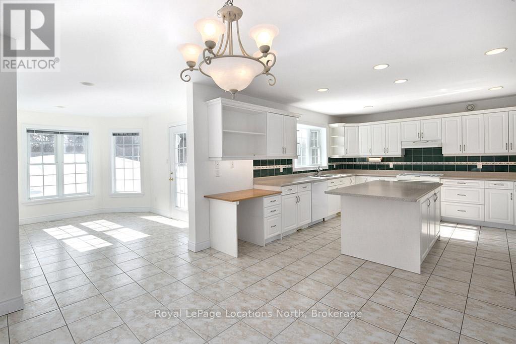 34 Georgian Manor Drive, Collingwood, Ontario  L9T 5P2 - Photo 11 - S12822202