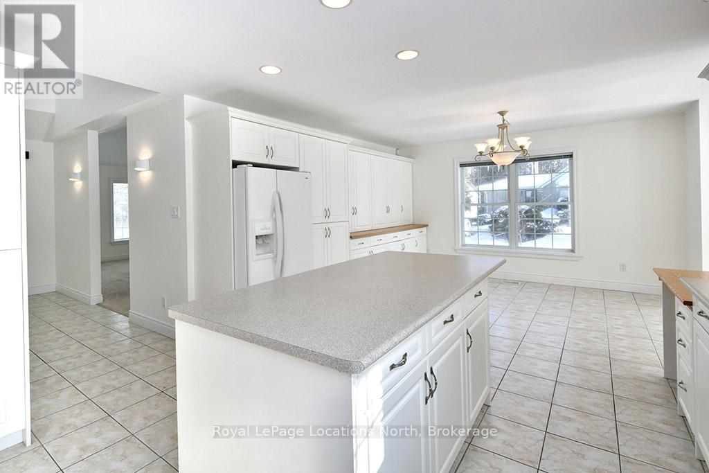 34 Georgian Manor Drive, Collingwood, Ontario  L9T 5P2 - Photo 9 - S12822202