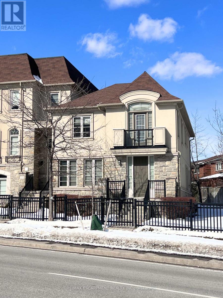 131 ROBERT SPECK PARKWAY, Mississauga, Ontario