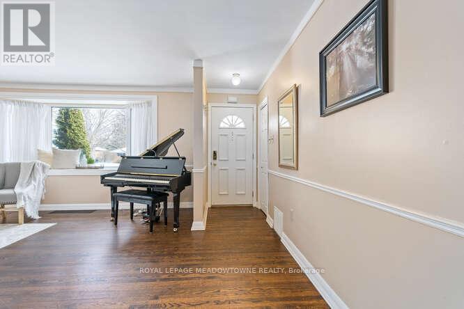 394 Wilson Avenue, Burlington, Ontario  L7L 2M9 - Photo 8 - W12822046