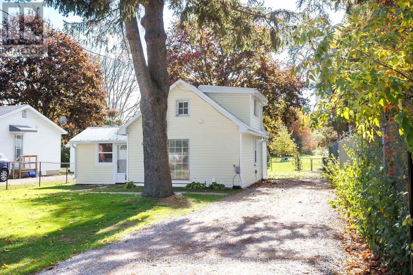 187 King Street W, Brock, Ontario  L0K 1A0 - Photo 3 - N12822334