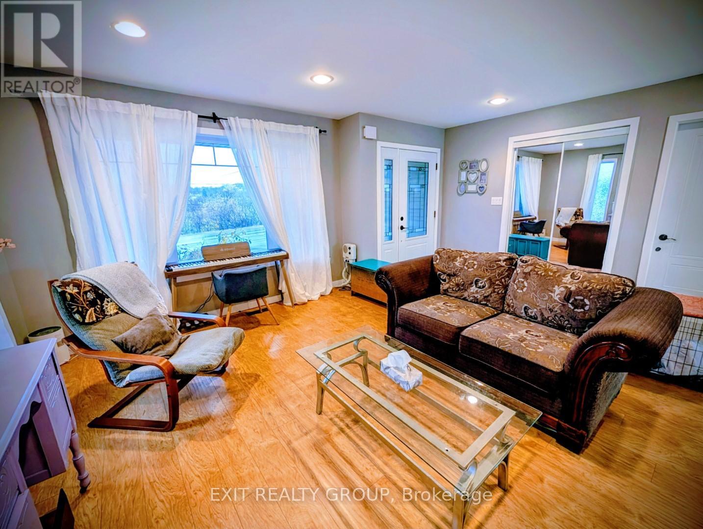 354 Riverside Parkway, Quinte West, Ontario  K0K 2C0 - Photo 8 - X12822124