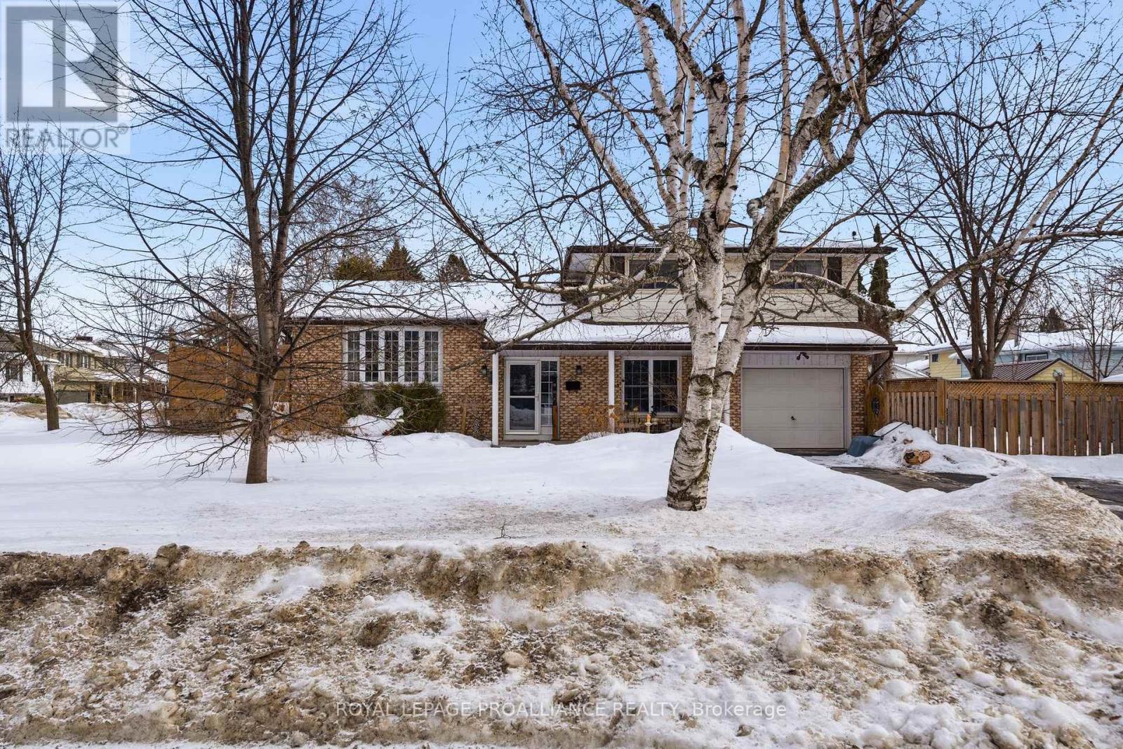 23 Diamond Crescent, Belleville, Ontario  K8N 5G5 - Photo 2 - X12822320