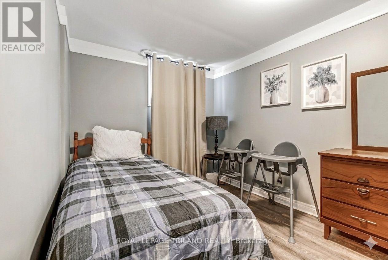 24 Flora Street, St. Thomas, Ontario  N5P 2X4 - Photo 23 - X12822062