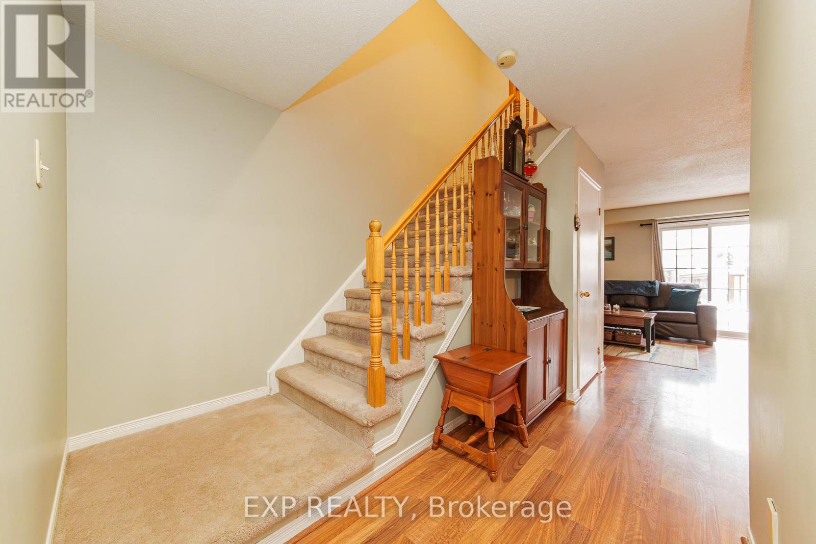 157 Huntersfield Drive, Ottawa, Ontario  K1T 3M1 - Photo 12 - X12822106