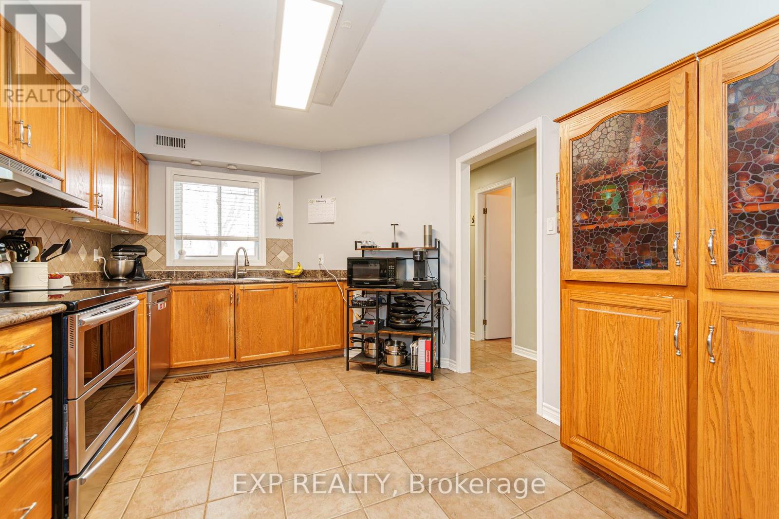 157 Huntersfield Drive, Ottawa, Ontario  K1T 3M1 - Photo 8 - X12822106